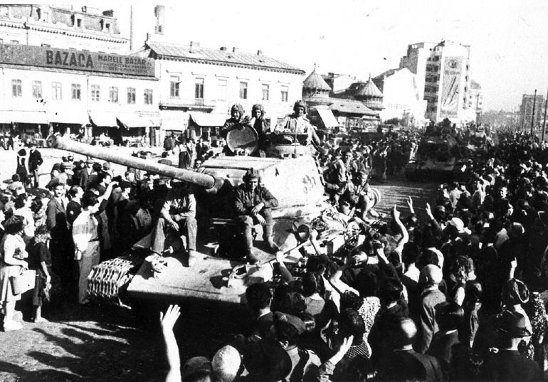 Советская Армия приступила к освобождению европейских народов