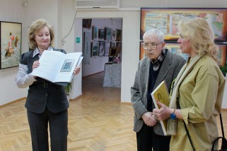 На открытие выставки был приглашен Почетный гражданин Светлогорска, писатель и публицист Изяслав Котляров.