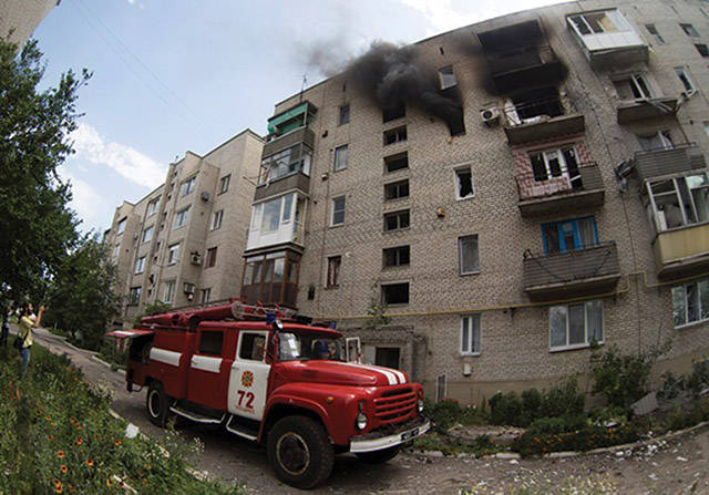 Луганская область. Обстрелянные здания